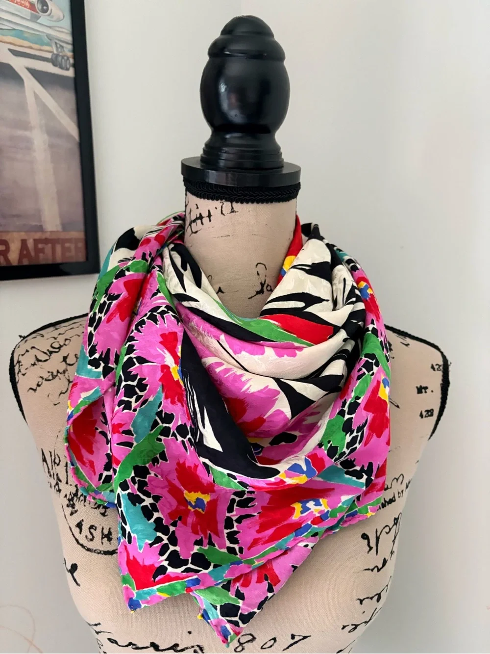 Emanuel Ungaro Paris - 100% silk made in italy vibtage scarf